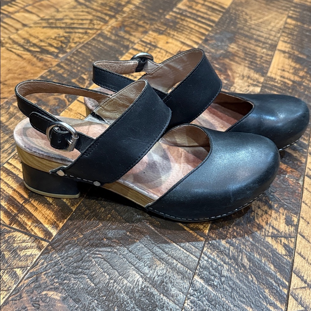 Dansko Malin Black Women’s Professional Clog  - 39